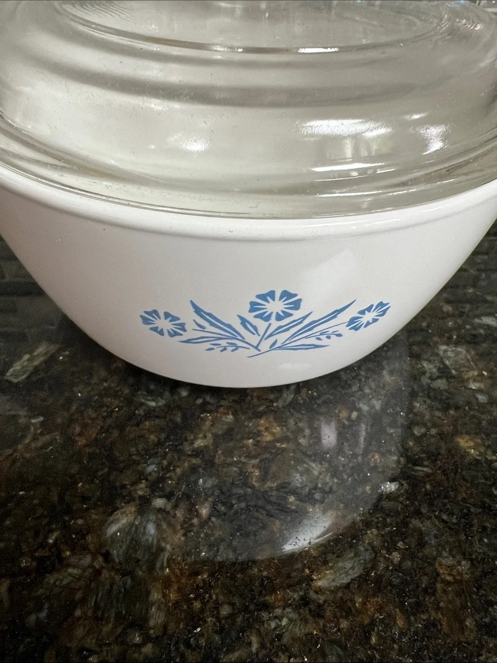 Vintage CorningWare 1 1/2 pint saucepan with lid